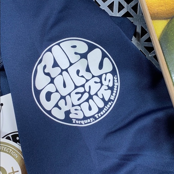 🔥 Rip Curl long sleeve Rash Guard 🔥 - Picture 5 of 6